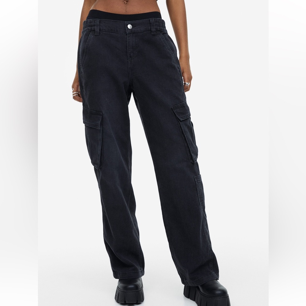 STRAIGHT LOW CARGO JEANS